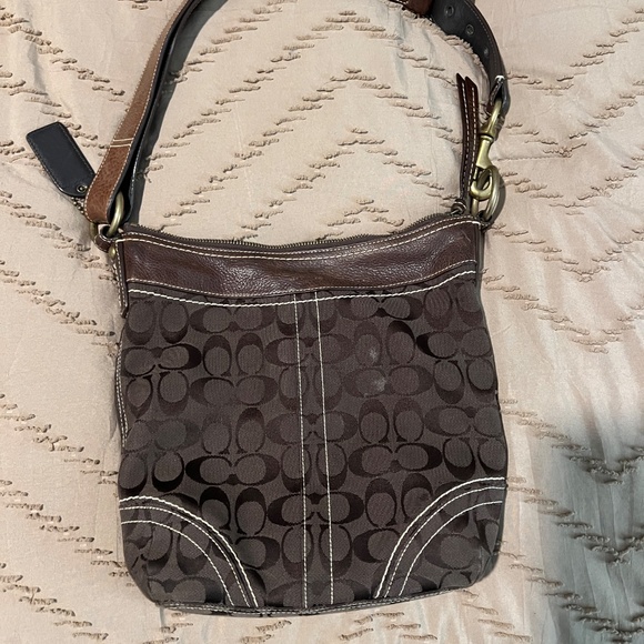 Coach shoulder purse/coach bag - Picture 2 of 6
